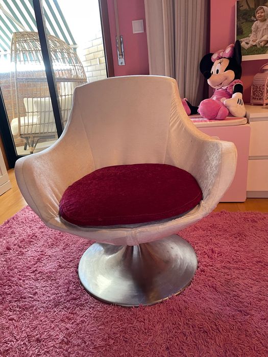 Cadeirão Branco Rosa