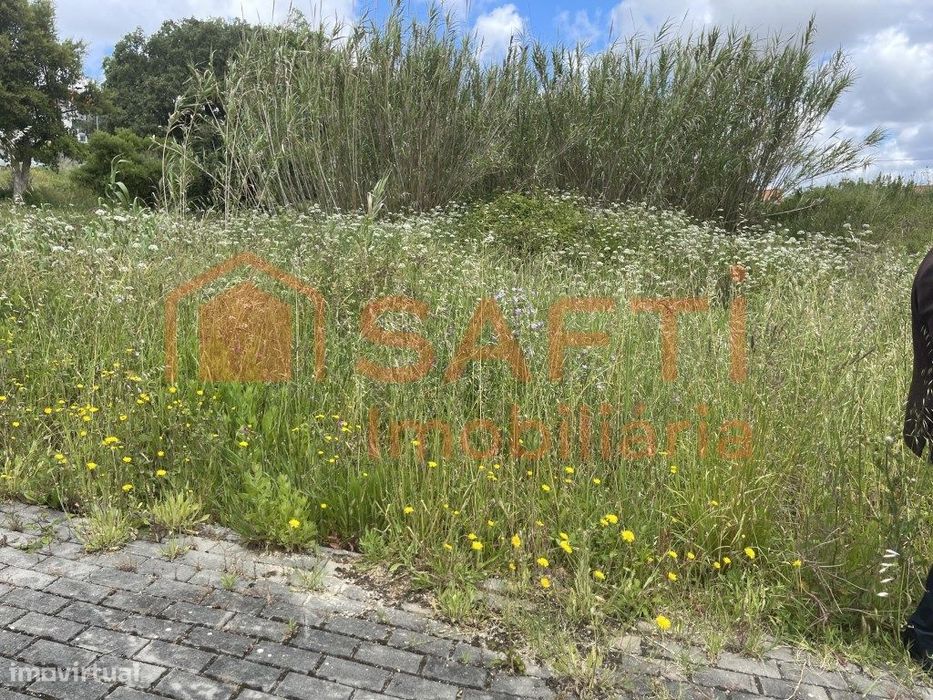 Terreno de 790 m² em Leiria para construir