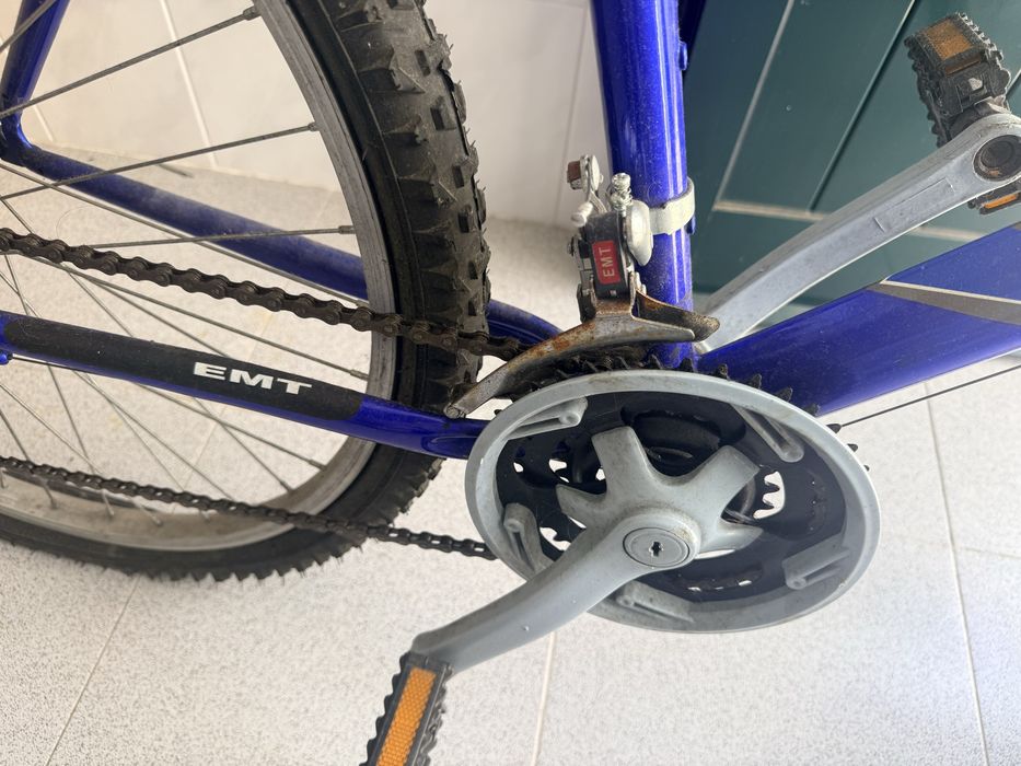 Uma bicicleta, grande