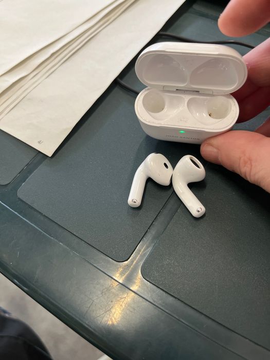 Air Pods 4 A3050