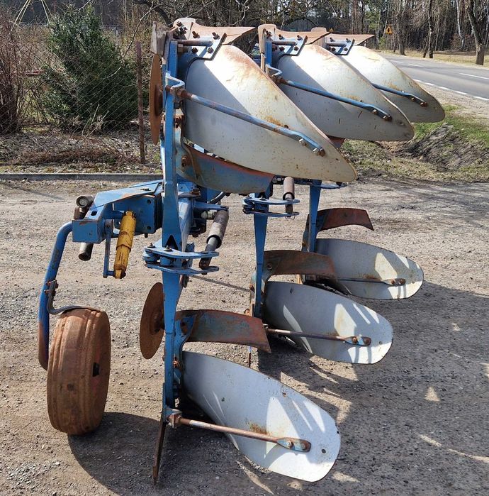 pług overum CV 3 skibowy obrotowy