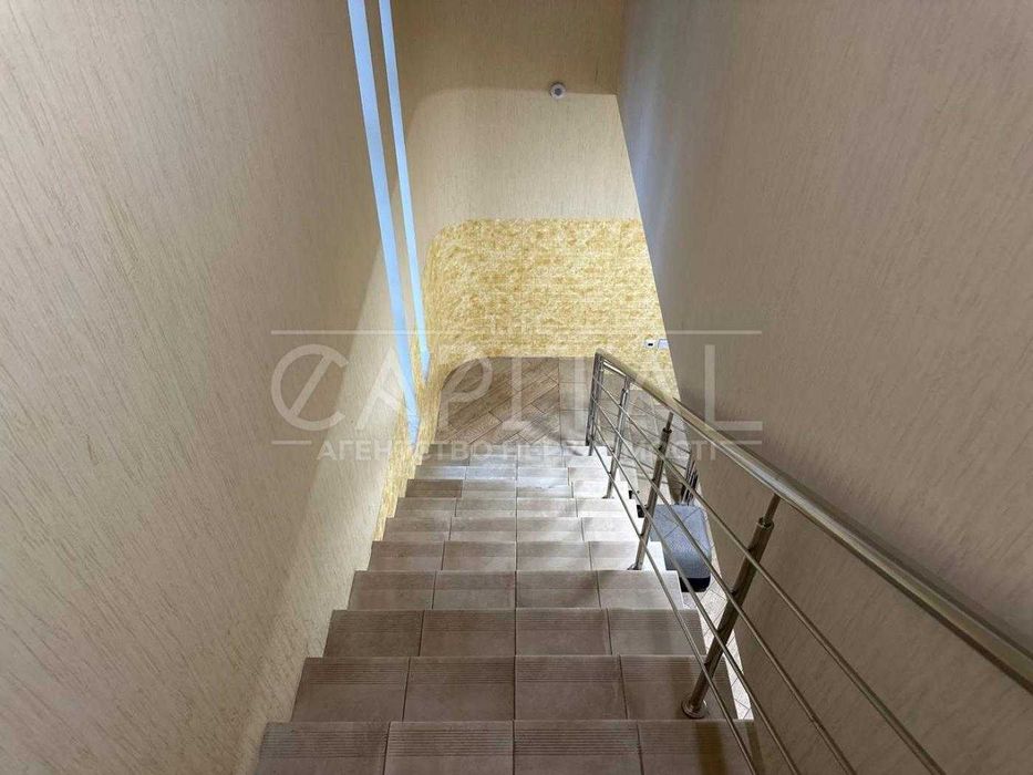 Оренда затишного будинку 300 м² у Лісниках, 30 соток землі