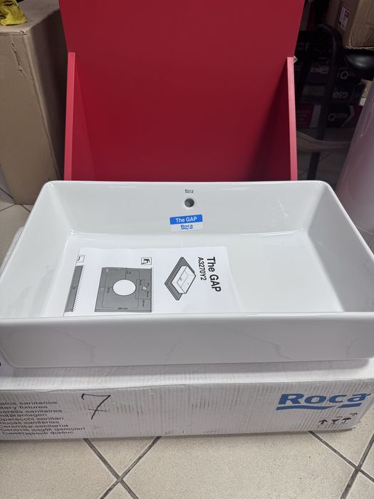 Умивальник Roca GAP 600x370