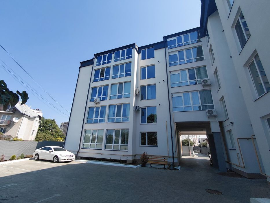 Продаж 2кім.квартири рн Дружба