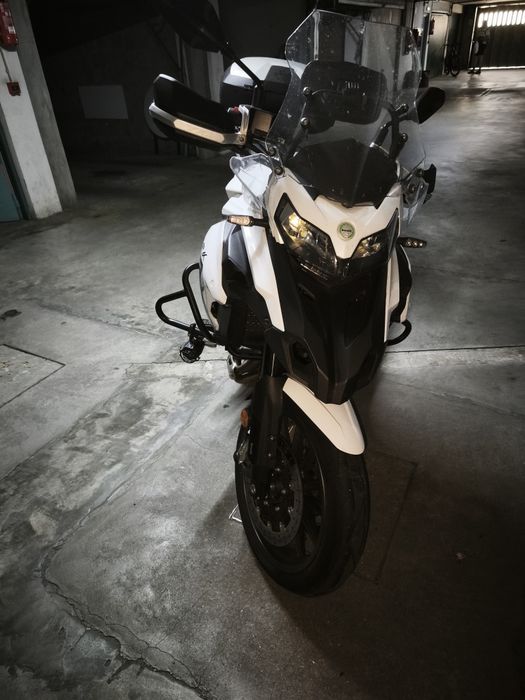 Moto Benelli TRK 502