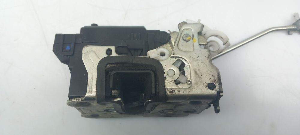 Fechadura / fecho porta trás direito DACIA Lodgy (JS_)