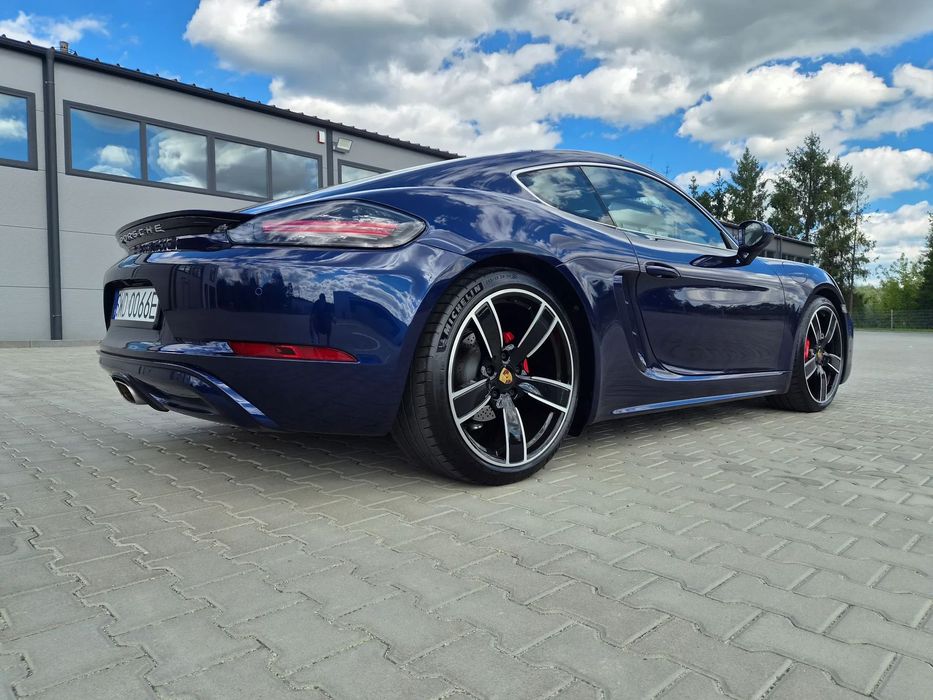 Porsche 718 Cayman