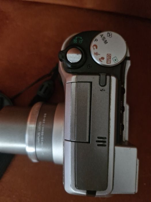 Olympus C-700 Ultra Zoom