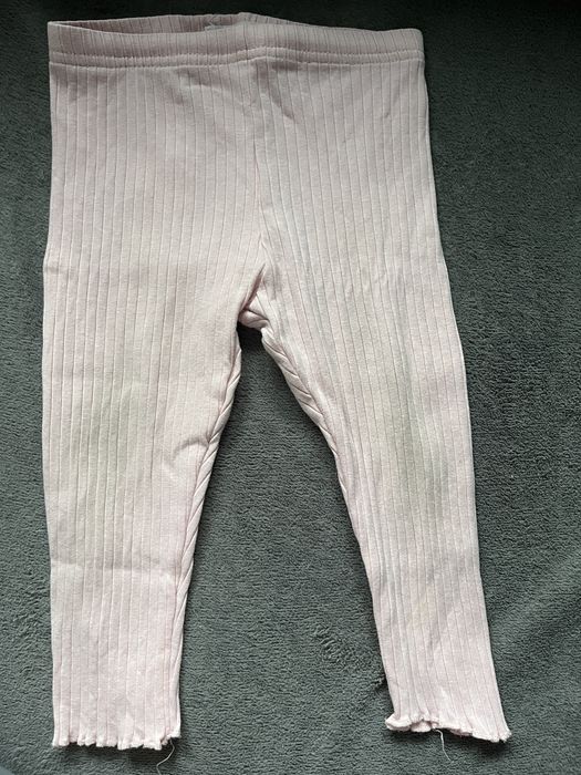 Pudrowo różowe legginsy niemowlęce Sinsay r.86
