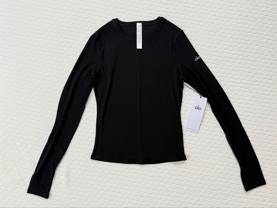 Оригінальний лонгслів Alo Yoga Ribbed Sea Coast • Black • S