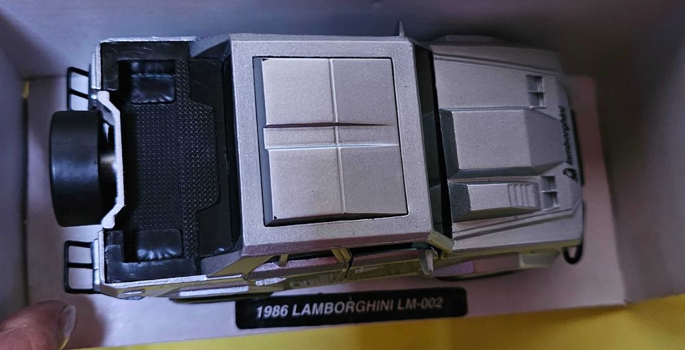 Lamborghini LM-002. 1986 NewRay