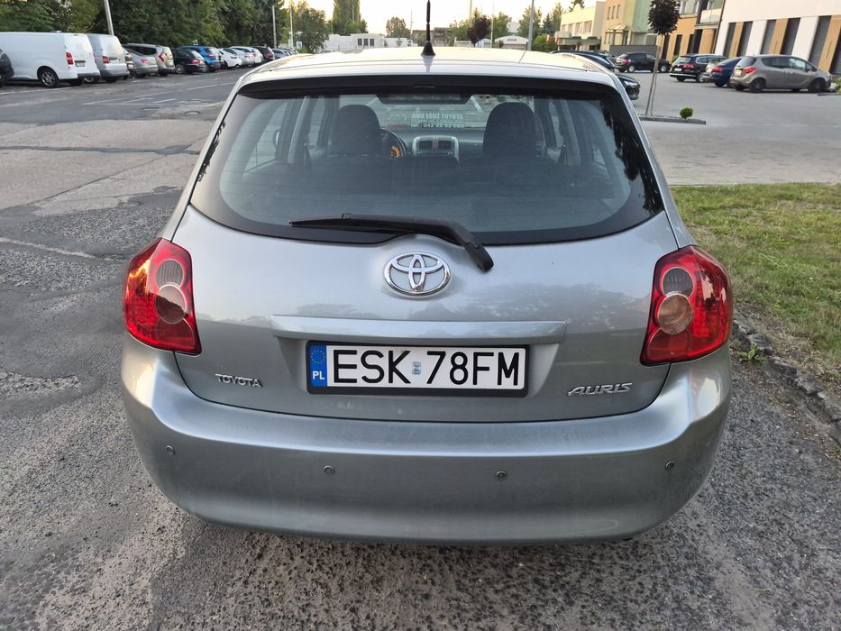 Toyora Auris 2009r