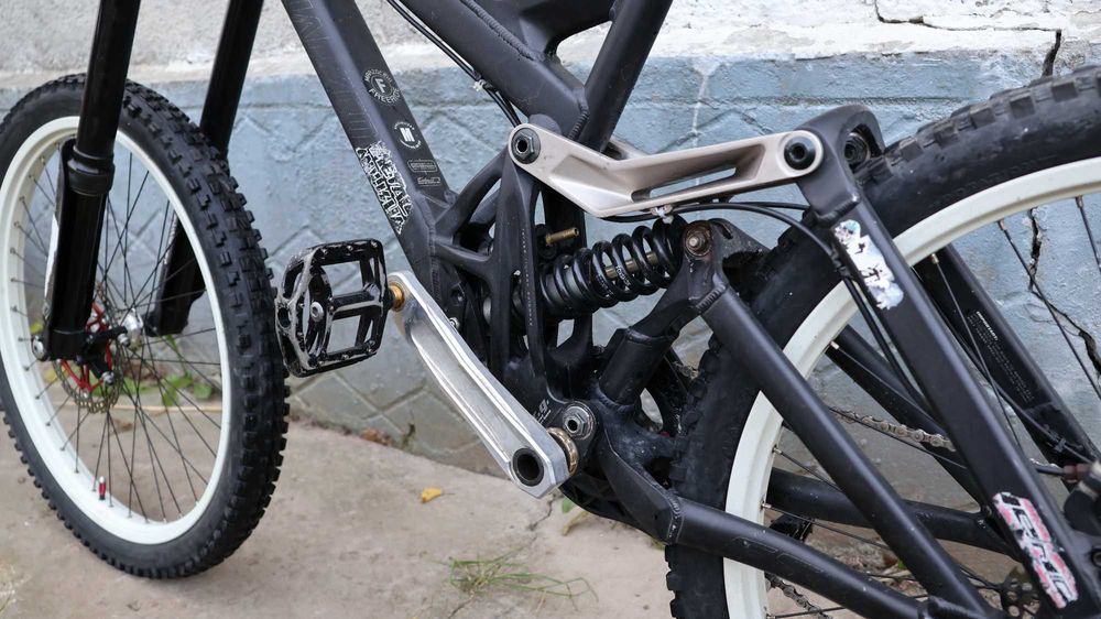 Деребан, разборка велосипеда Specialized Demo 9 DH