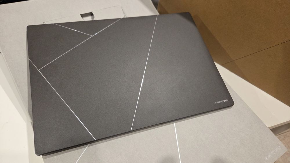 Asus Zenbook S16 OLED AI9HX370 / 32GB / 1TB / 16"  Gwarancja 3 lata.