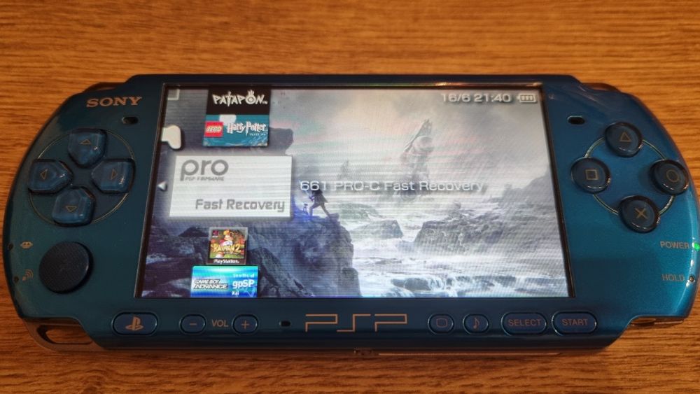 Sony PSP 3004 Vibrant Blue + 25 gier + karta 16 GB + etui | 6.61 PRO-C