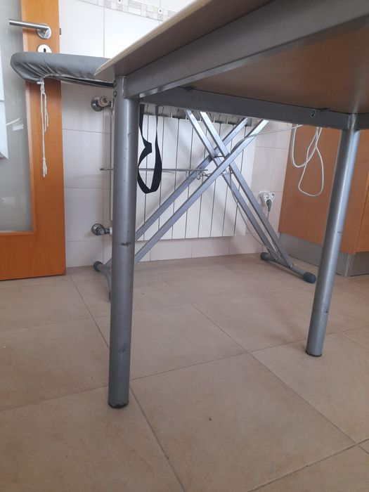 Mesa de cozinha (120cmx75cmx75cm)