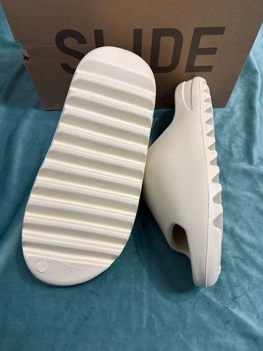 Yeezy_Slide_Białe.45