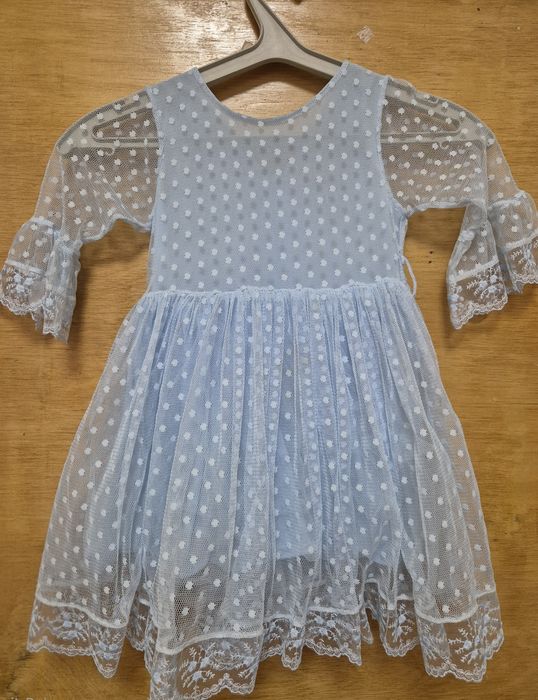 Ошатна блакитна сукня