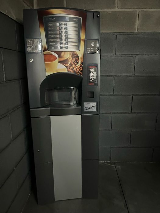 Máquina vending - necta brio 3