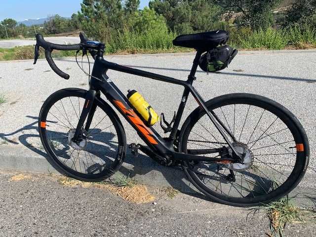 E-Bike estrada KTM Macina Mezzo (Semi-nova)