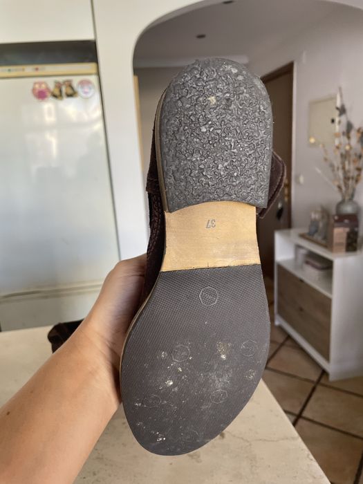 Botas de camurça quase novas com solas novas
