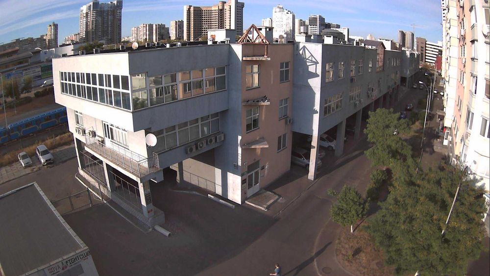 Продаж паркомісця Раїси Окіпної 4а