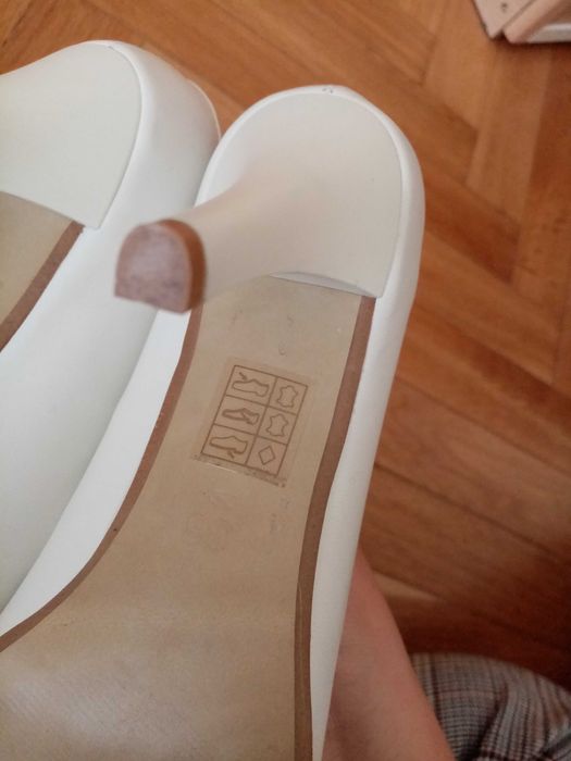 Nowe buty szpilki ślubne ecri rozmiar 36 ślubne skóra naturalna emis