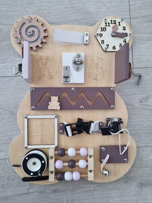 Tablica manipulacyjna sensoryczna drewniana