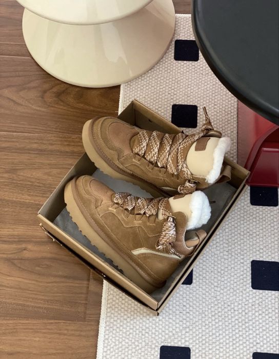 UGG уги в наявності