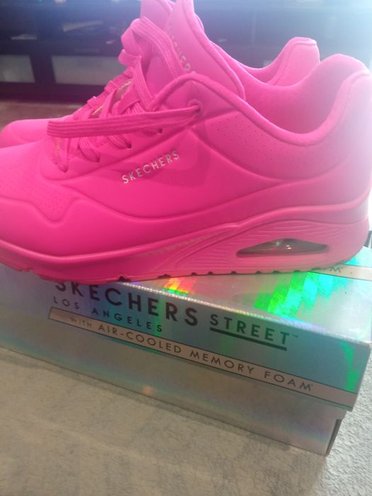 Ténis Sketchers Street Néon Número 39.5