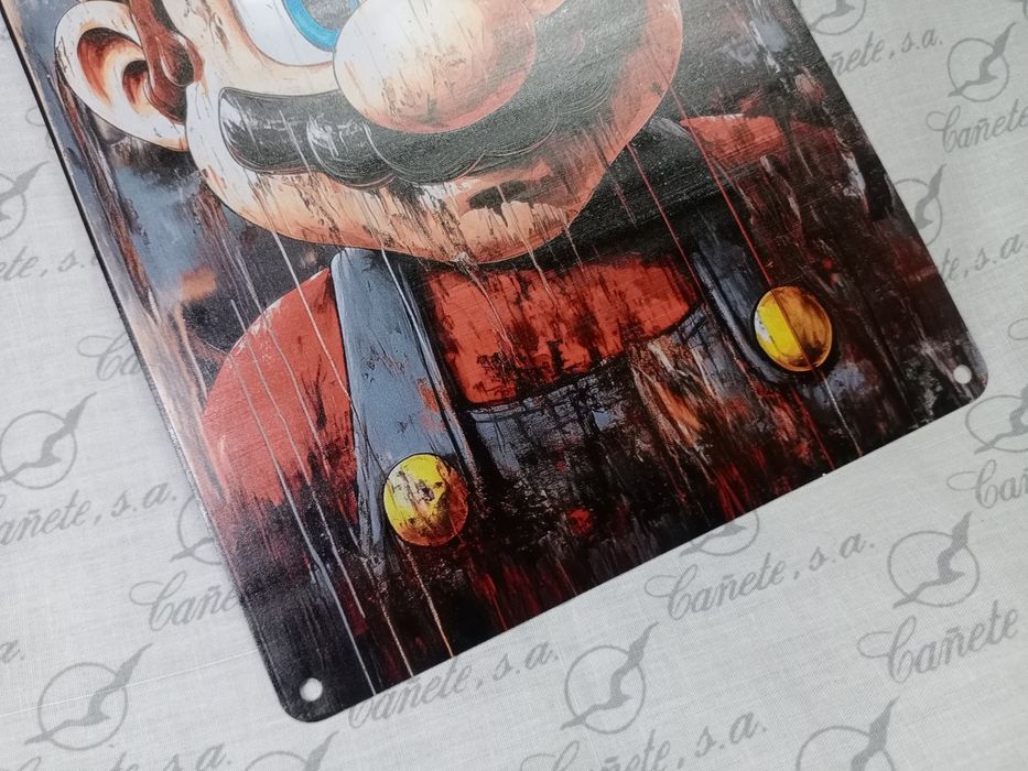 Металлическая декоративная картина Марио