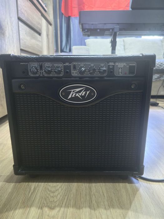 Wzmacniacz gitarowy Peavey Rage 158