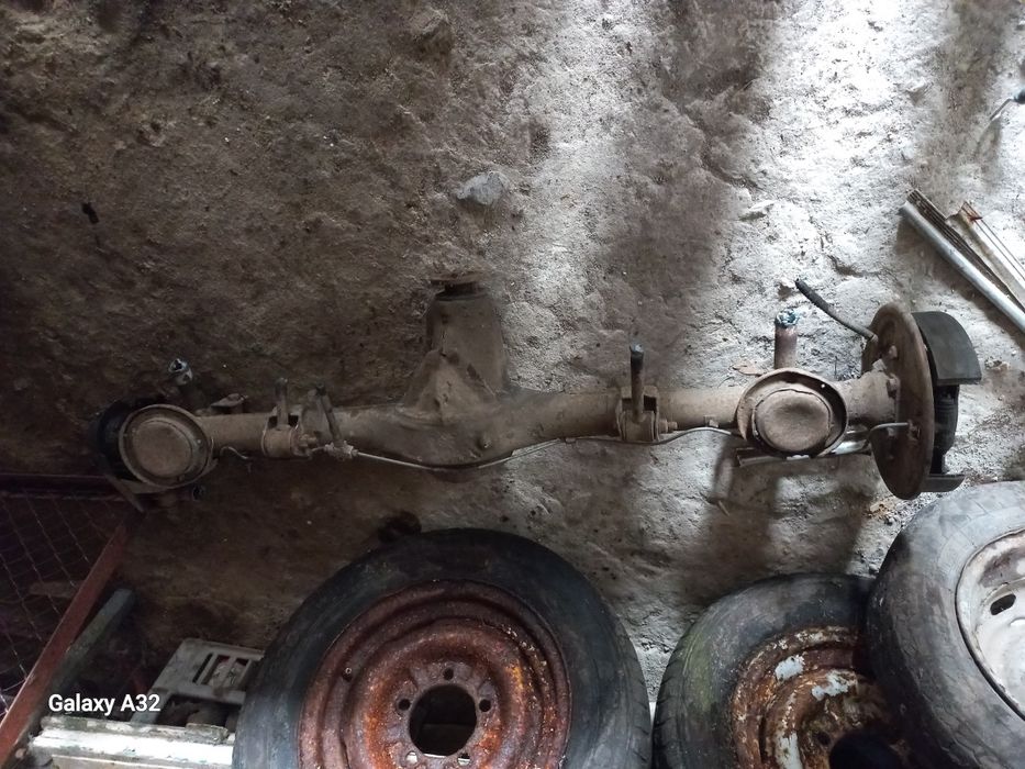 Задній міст в комплекті 2102 і різне