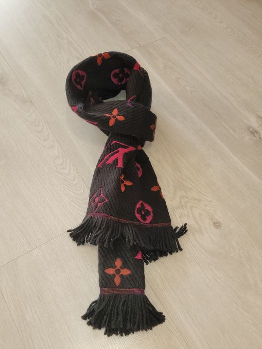Louis Vuitton szalik gruby frędzle czarny logowany