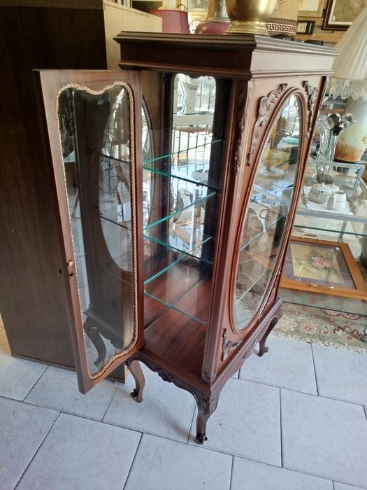 Móvel  /  Vitrine