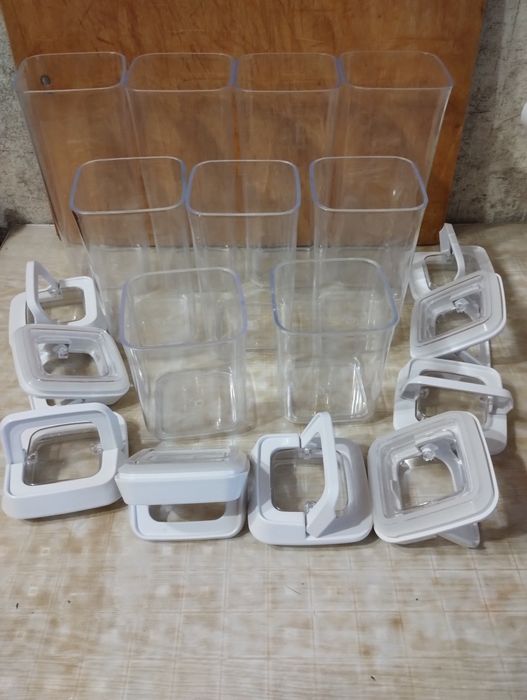 Контейнеры для сыпучих с крышками