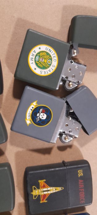 9 isqueiros colecção