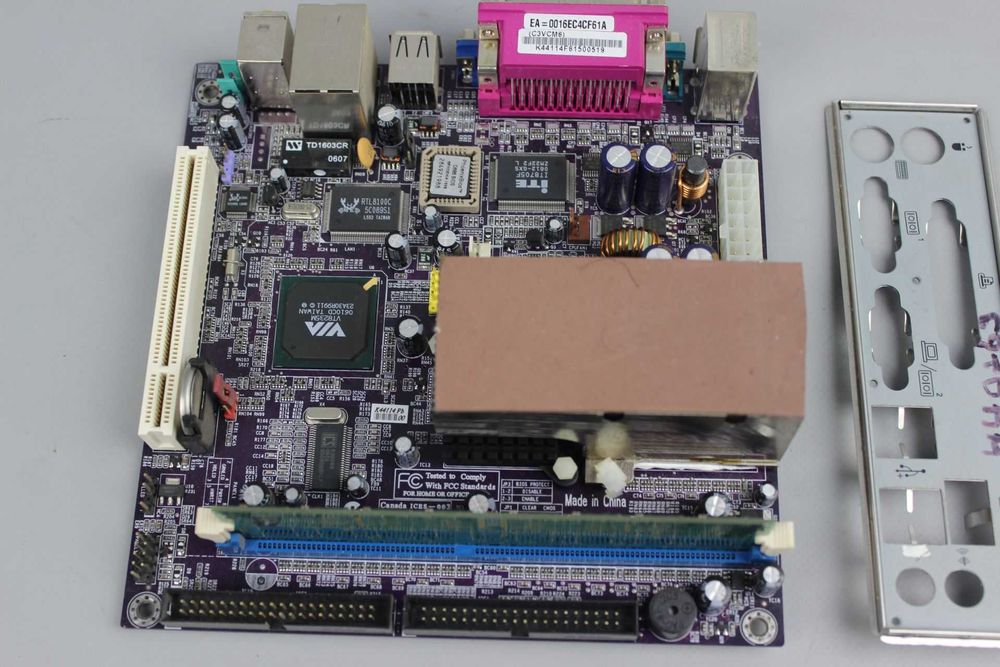 Материнська плата Via C3VCM6 Mini-ITX 1GHz + DDR 256