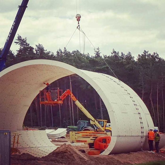 Wynajem podnośników koszowych przegubowych nożycowych  zwyżek  Poznań