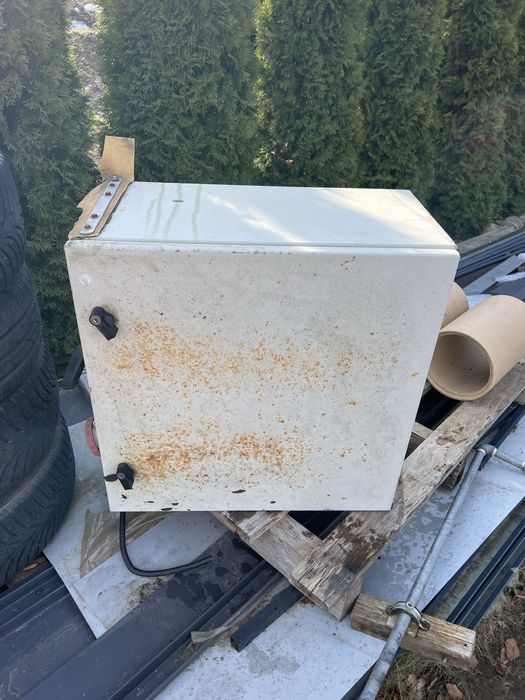 Rozdzielnia, rozdzielnica budowlana z wyposarzeniem