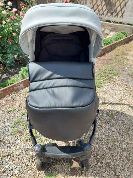 Коляска прогулочна