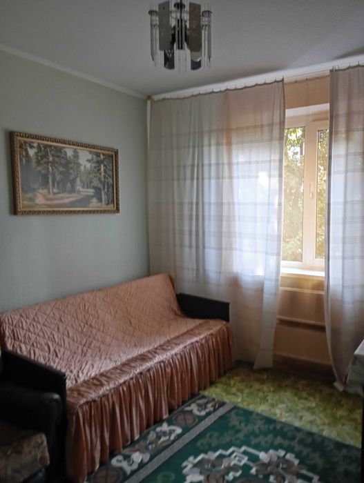 Здам кімнату працюючій дівчині