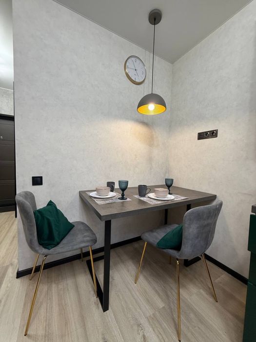 Подобово Квартиру 2-Кімн Рівер Парк