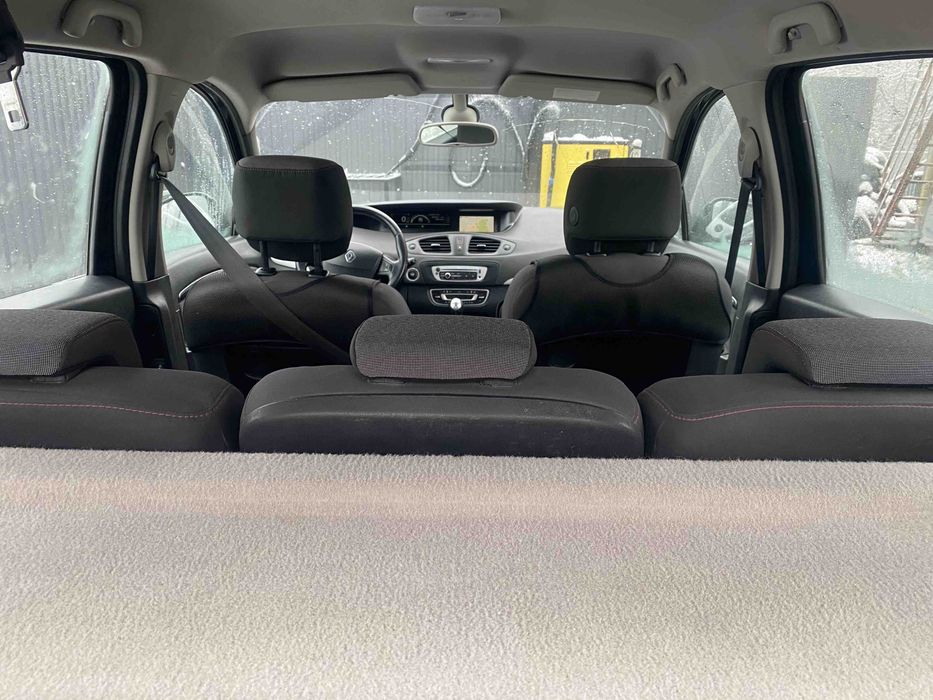 Продам сценік 2013р