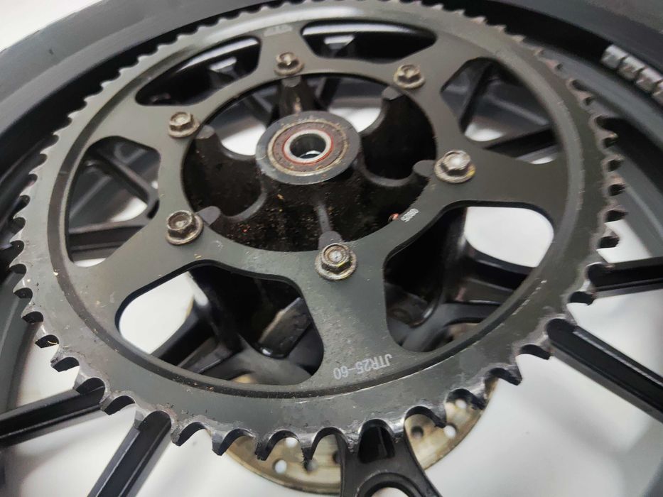 APRILIA TUONO 125 RS4 Felga Koło Tylne Tył Michelin 130/80-17 DOT1624