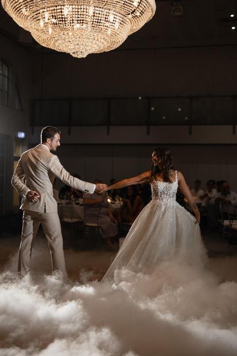 Aluguer de máquina de fumo rasteiro profissional de alta potência para casamentos, aniversários, festas privadas e eventos corporativos