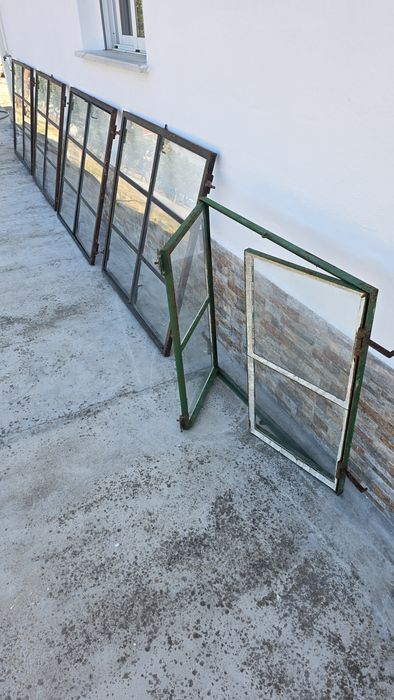 Janelas antigas em ferro