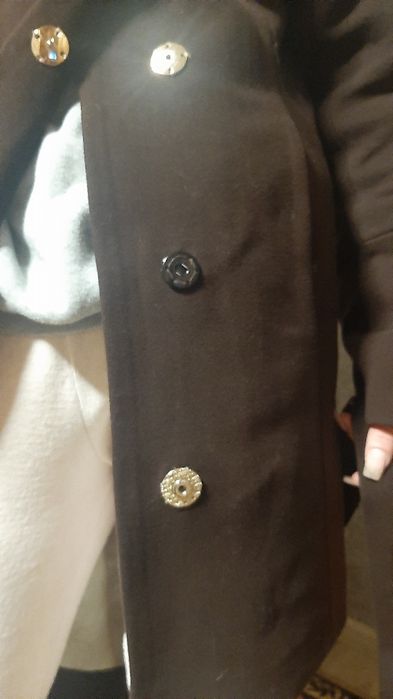 Зимнее тёплое пальто, красивого шоколадного цвета