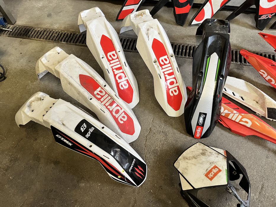 Owiewki aprilia sx 50 boczki zadupek ogon