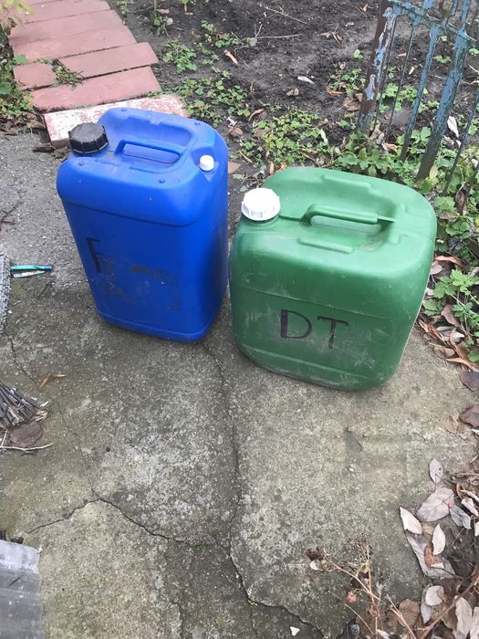 Каністри під дизильне паливо б/у